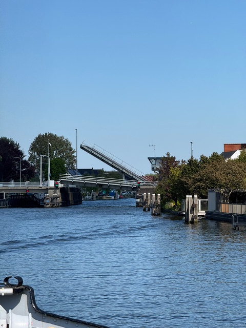 De Libertas bij de sluis